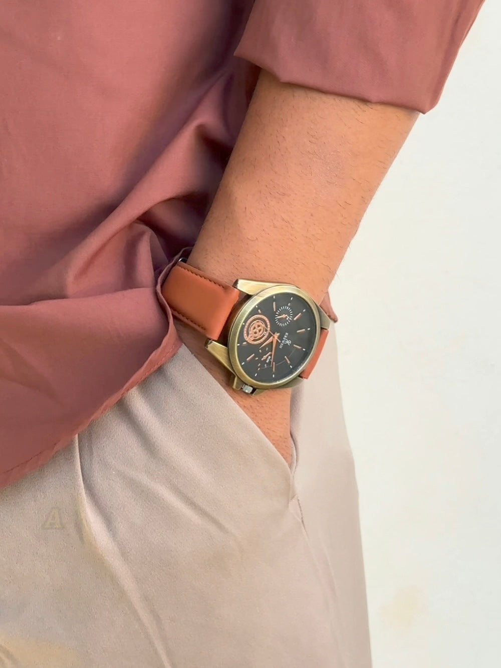 "Old Money" Luxury Analog Watch for Men with Extra Strap