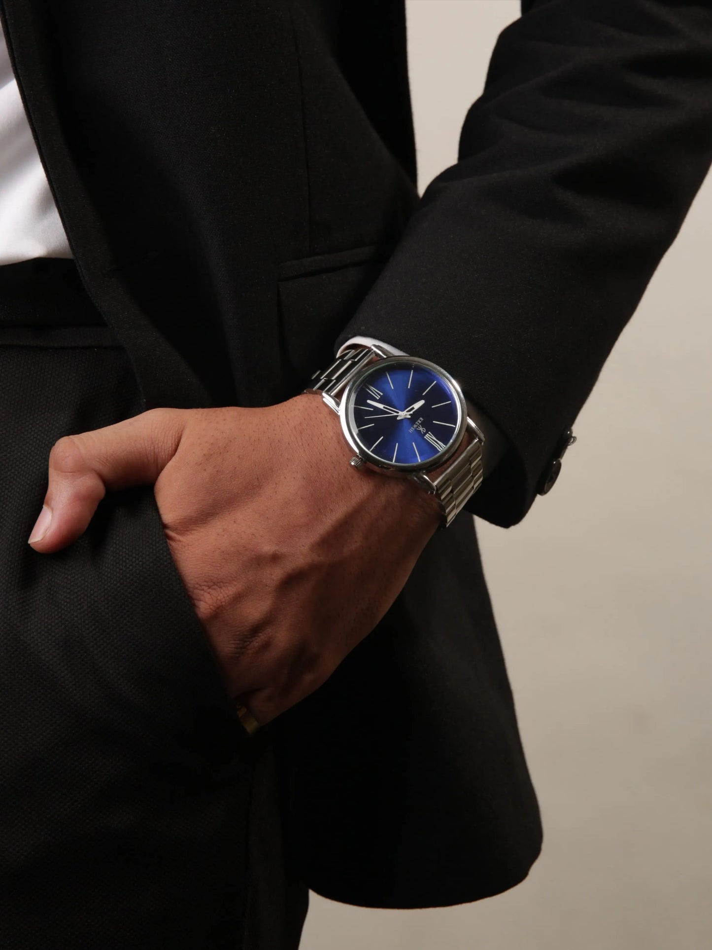 "Krewsh Dominator" Men's Analog Watch